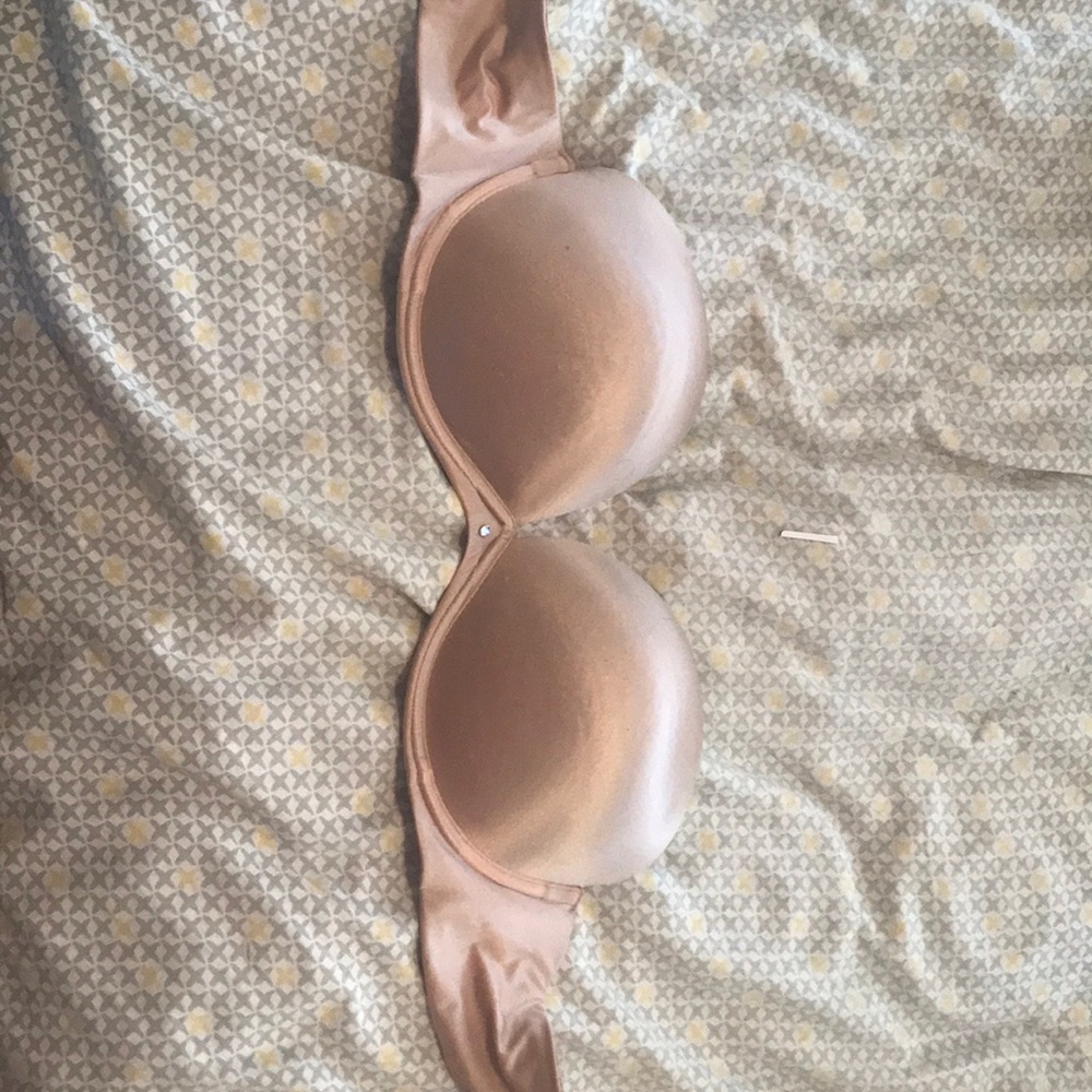 NWOT NUDE VS STRAPLESS BRA